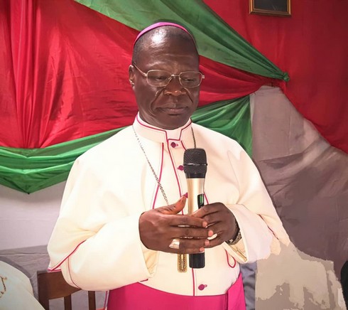 Mgr Jean-Christophe AMADE, Évêque de Kalemie-Kirungu, inquiet des inondations récurrentes à Kalemie