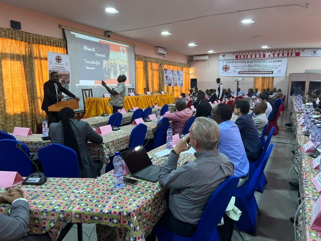 Au 2ème jour de son 5ème Forum National, l’Abbé Makimba invite les Responsables des Caritas diocésaines au professionnalisme et à un réarmement moral