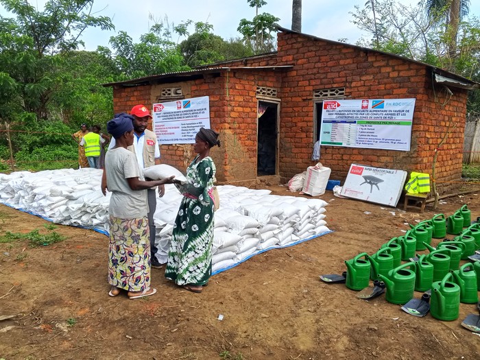 Caritas Uvira : distribution des semences et outils aratoires à 2.900 menages dans les aires de santé de Simbi-Malicha et Bwala