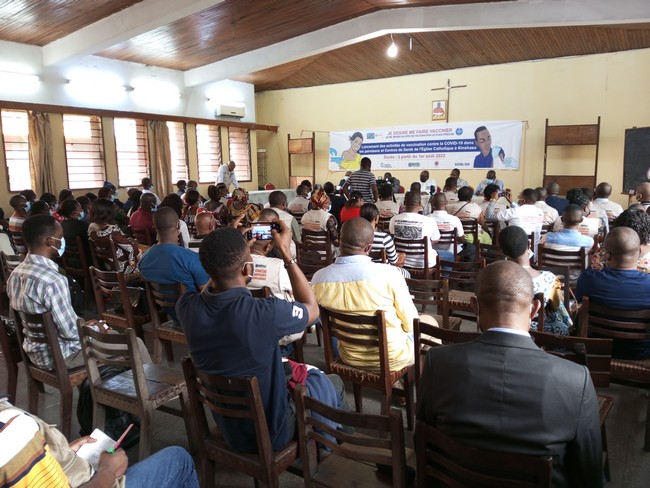 RDC : Caritas Congo Asbl en campagne pour la vaccination contre la Covid-19 dans les paroisses et Centres de Santé Catholiques à Kinshasa 