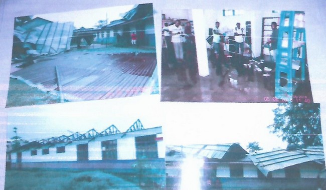 Vue de quelques bâtiments endommagés par la pluie à Pimu