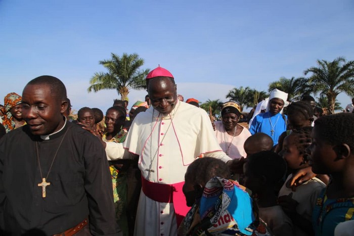 Mahagi-Mgr-visite-les-dplacs-0cb