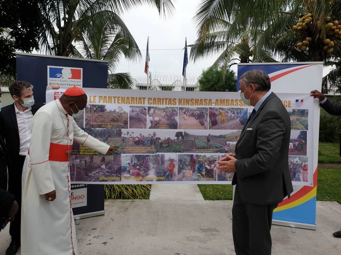 Ambassade-France-Caritas-Kinshas-tableau-c7a