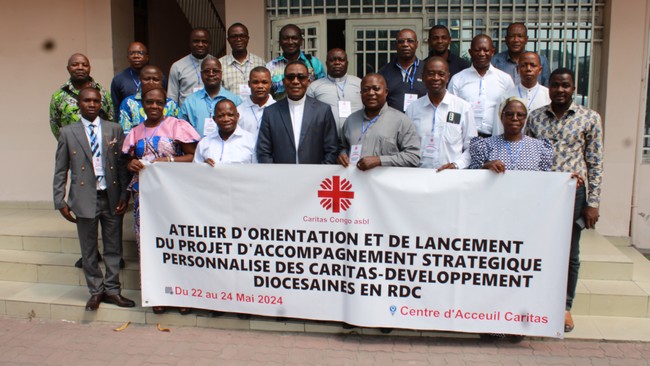 Accompagnement_de_15_Caritas_diocesaines_famille-edf