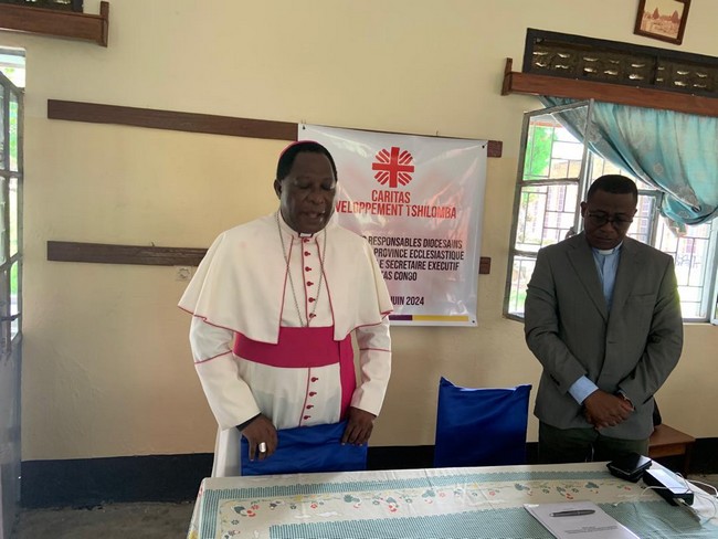 Tshilomba Mgr Kenda et l’abbé Edouard