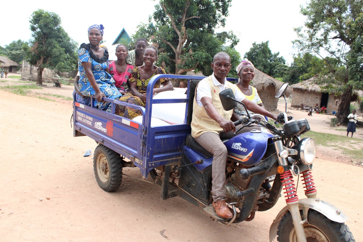 Appui au transport des produits agricoles des associations féminines de Keba