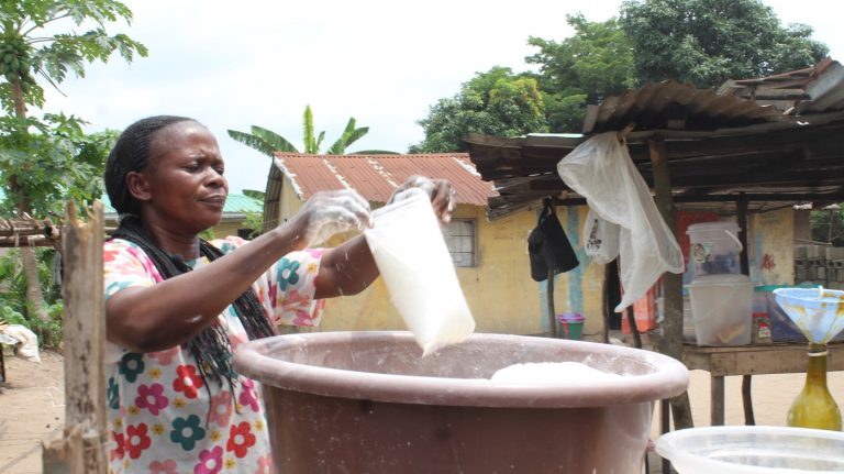Mme Hélène SECAL Kasangulu