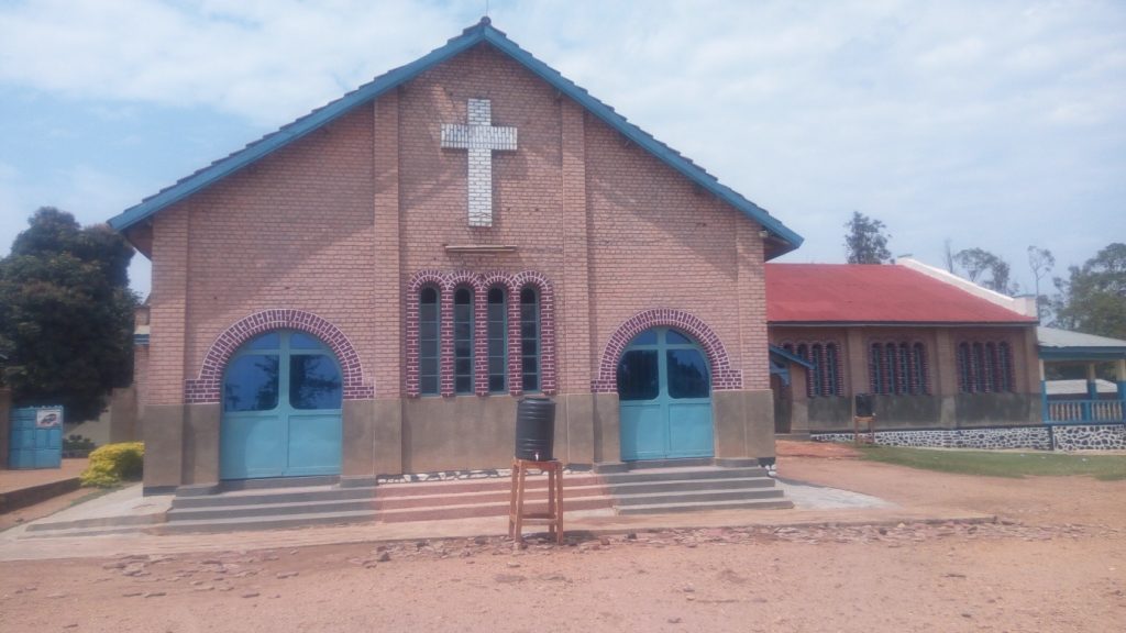 Eglise de la paroisse de Beni-cité en ville de Beni avec le dispositif de lave-mains