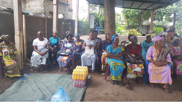 Des membres de la Caritas de la paroisse Saint Léonard  lors d’une activité organisée par celle-ci