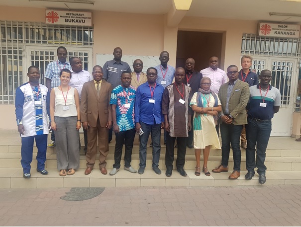Photo de famille des participants à l’atelier organisé par le projet Rechange à Caritas Congo Asbl à Kinshasa