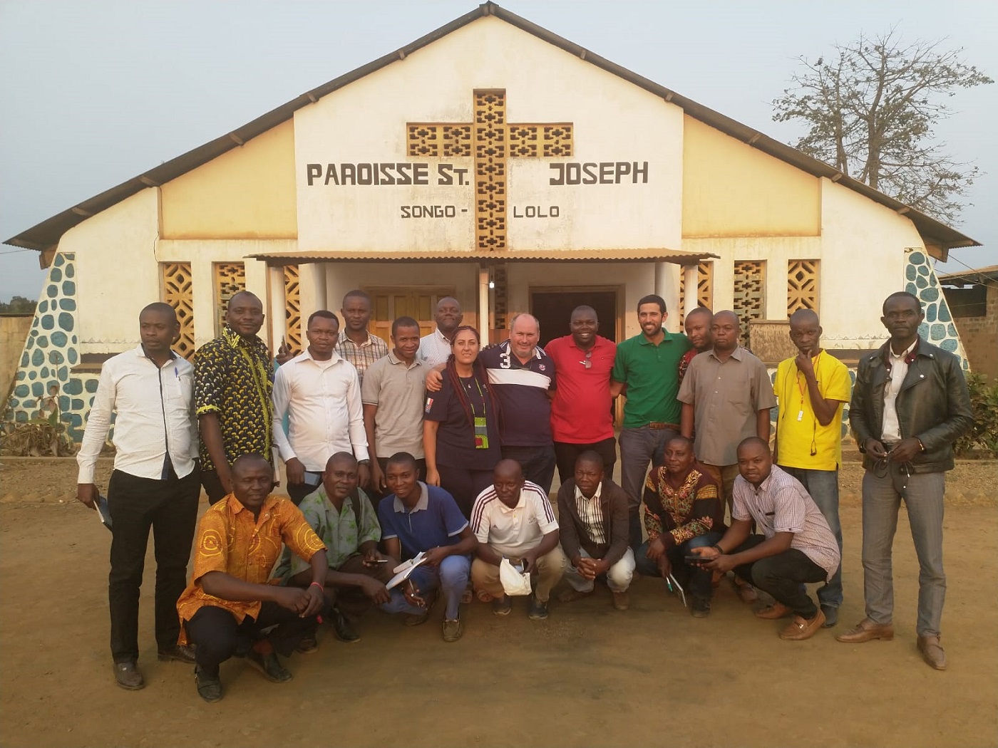 Photo de famille des médecins qui ont participé à la formation à Songololo