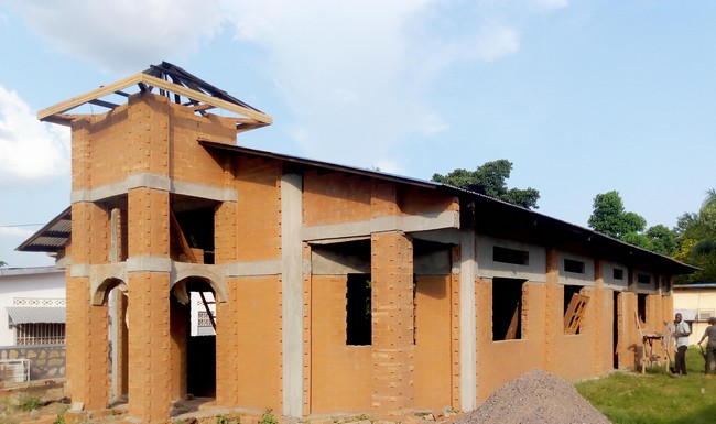 Mbujimayi-cathedrale-de-Caritas-5b2