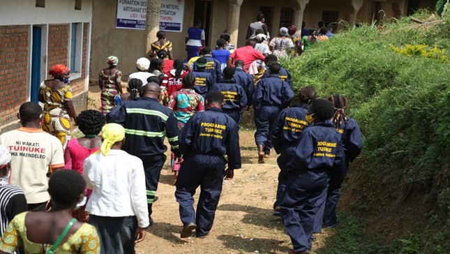 Des jeunes en formation à divers métiers grâce à TUINUKE