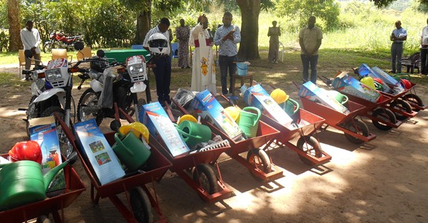 Kikwit-Mgr-bnit-kits-SECAL-594