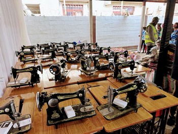 Bana Mpe Bilenge machines à coudre