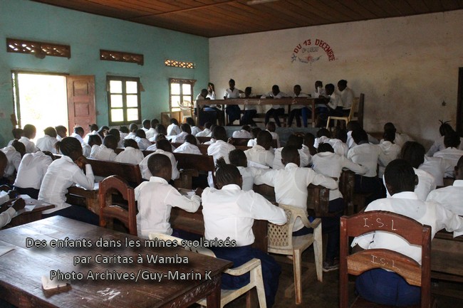 Des_enfants_dans_les_mines_scolarises_paer_la_Caritas_a_Wamba_Photo_archives_Caritas2-b9c